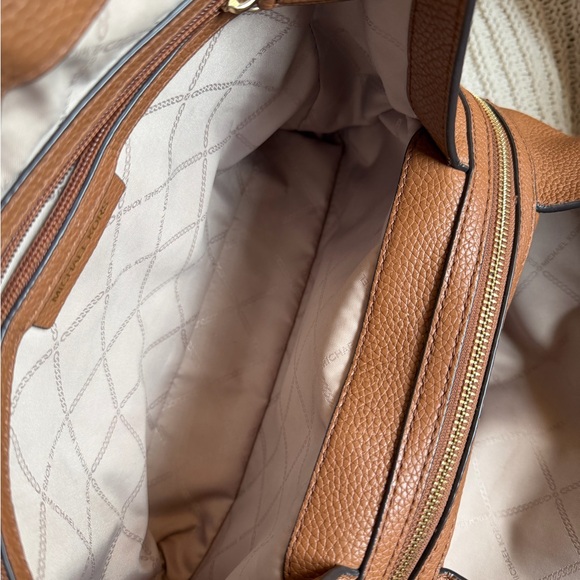 Michael Kors Bedford Large Pebbled Brown Leather Shoulder Bag Gold Hardware - Picture 7 of 15